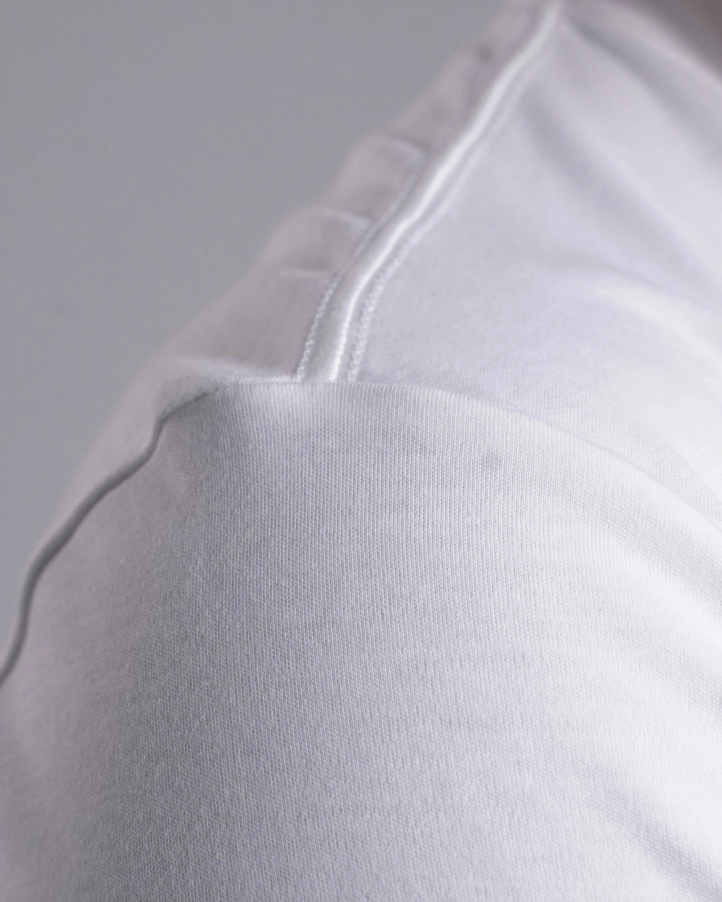 POLO MANGA LARGA CUELLO V